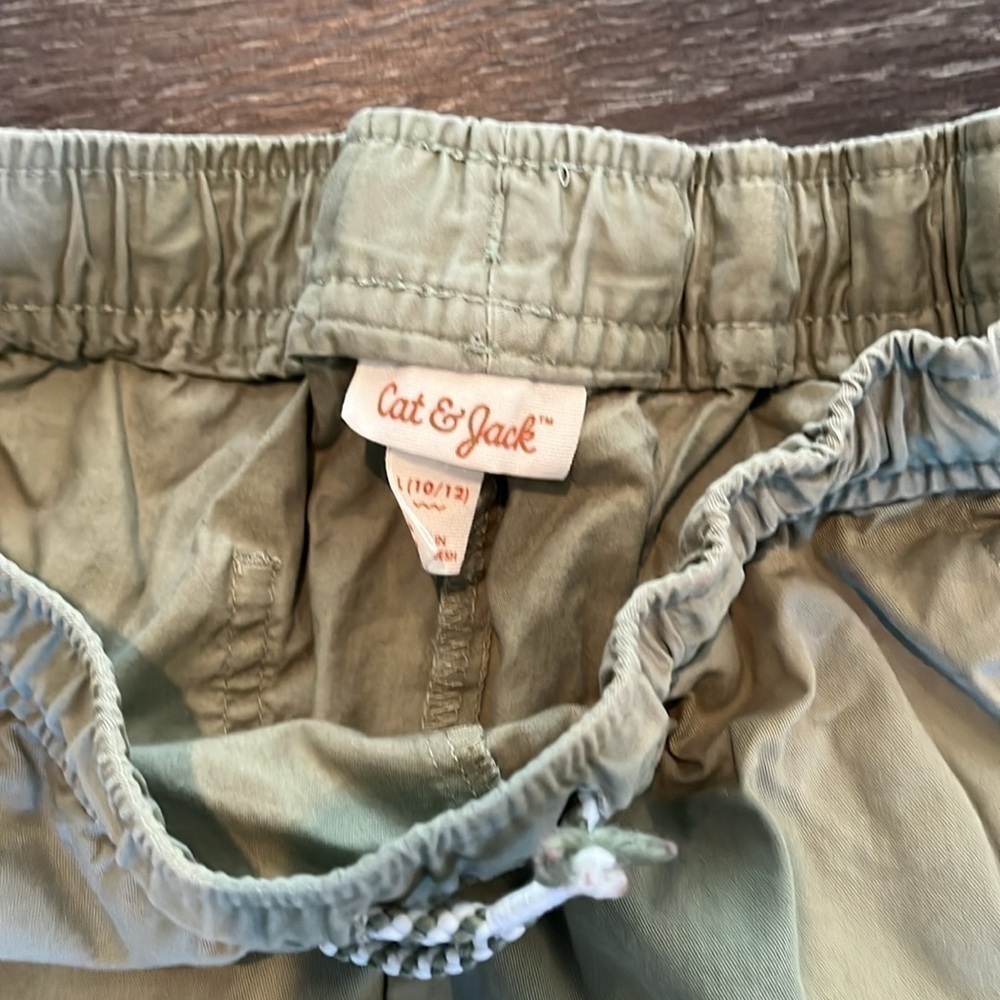 Cat & Jack green shorts - Picture 2 of 3